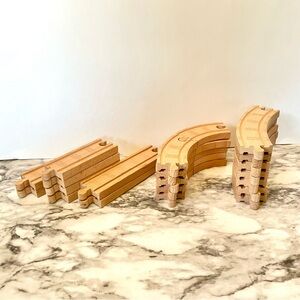 Thomas Wooden Railway Lot Of 25 Track Pieces, Curves And Straight Track